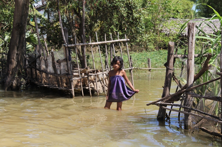 flooded village near Tonle Sap lake